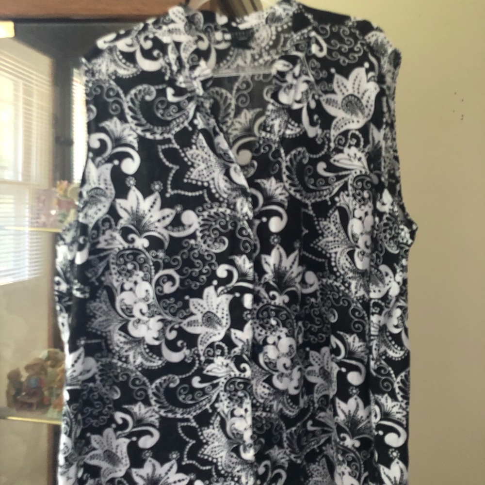 Carole Little 3X black and white sleeveless button down front top